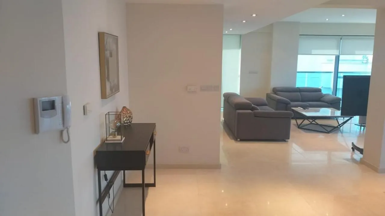 Horizon Luxury Suite At Finikoudes Beach 301 Larnaca 0*,