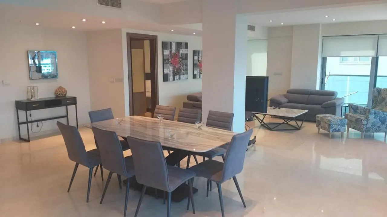 Apartament Horizon Luxury Suite At Finikoudes Beach 301 Larnaca